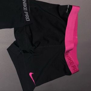 Medium Nike Pro